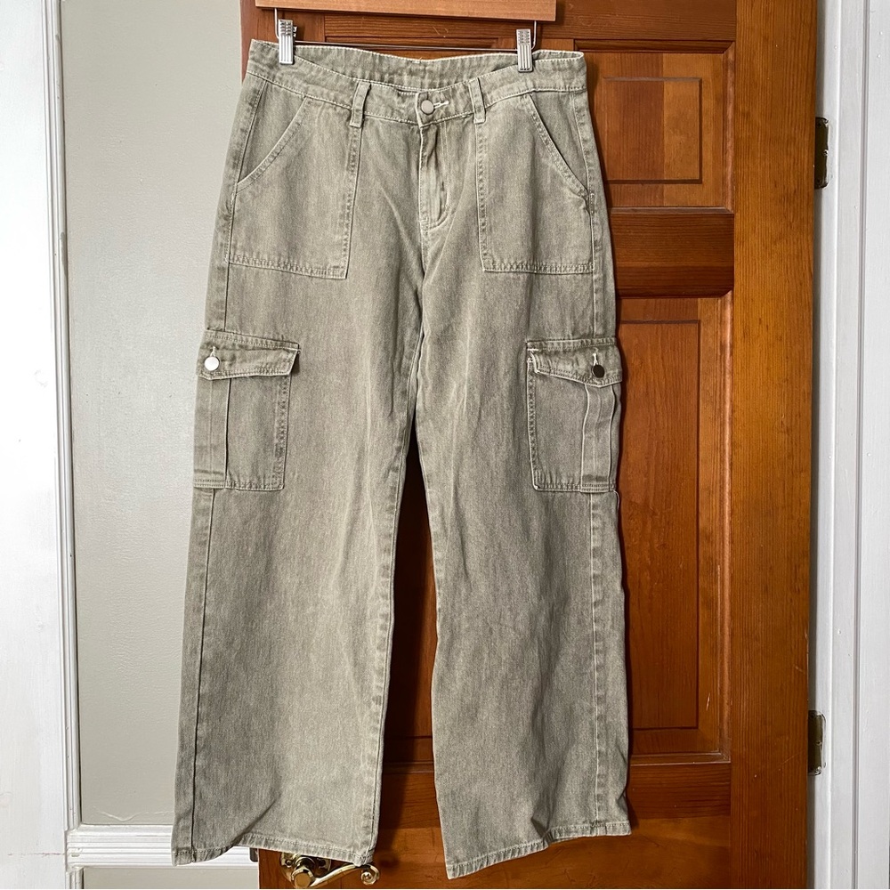 SHEIN Green Cargo Pants